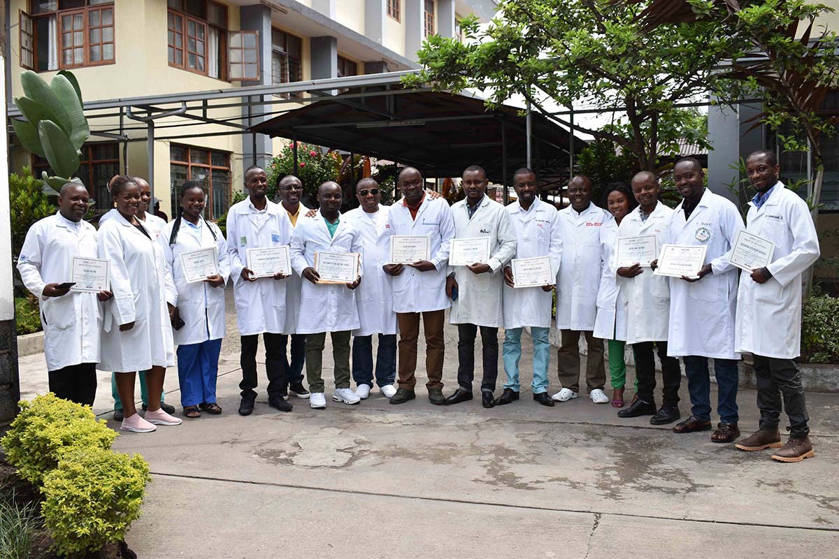 10 mÃ©decins cliniciens des zones enclavÃ©es du Nord-Kivu formÃ©s sur la bonne pratique de la cÃ©sarienne et lâ€™hystÃ©rectomie postpartum