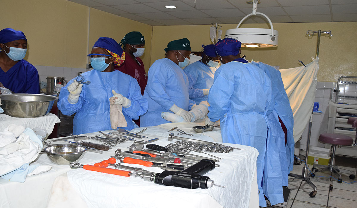 En cours : Campagne de remplacement des articulations à l’Hôpital HEAL Africa de Goma