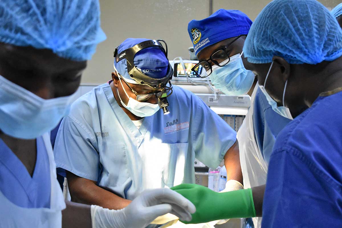 HEAL Africa - Smile Train : Un Partenariat qui Répend le Sourire grâce à la Chirurgie Spécialisée