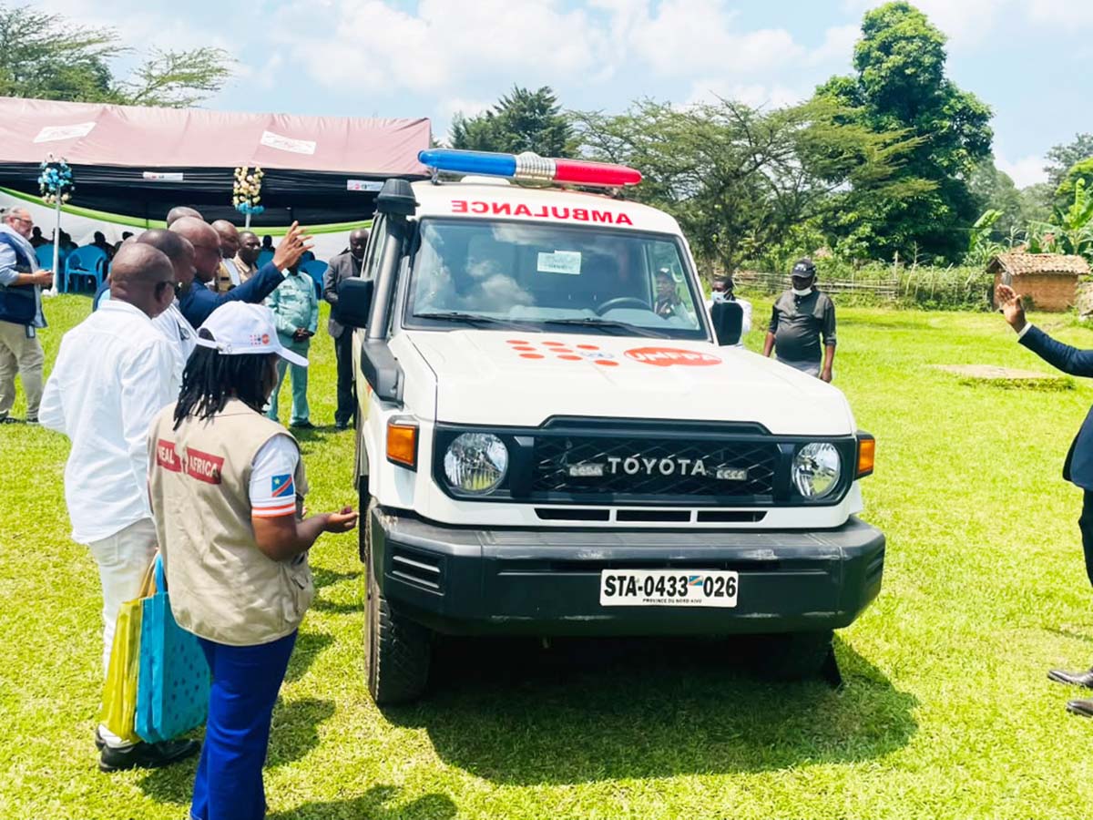 Une ambulance remise à l’Hôpital Général de Référence d’Oïcha pour renforcer la prise en charge des survivantes de violences sexuelles